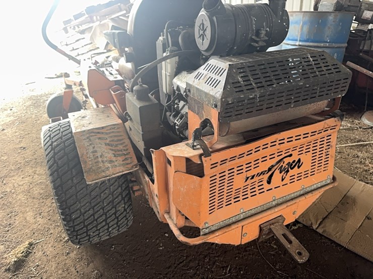 scag-turf-tiger-zero-turn-mower-image-4