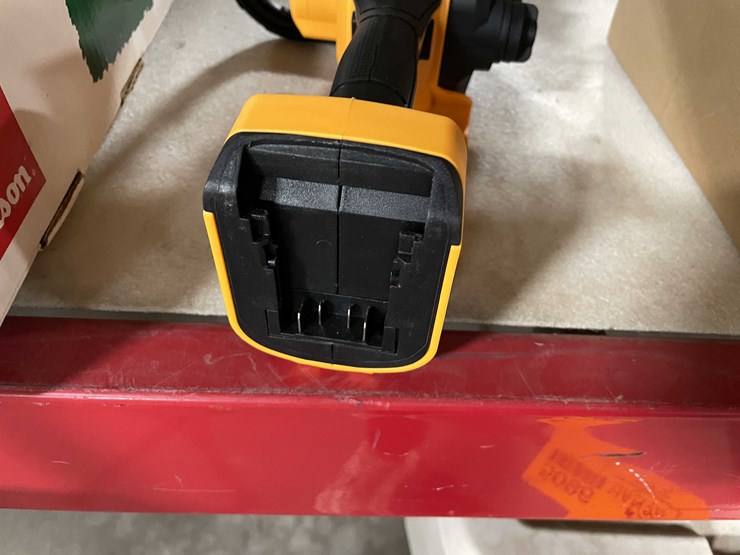 #8719-•-new-dewalt-compatible-chainsaw-(t14)-image-2