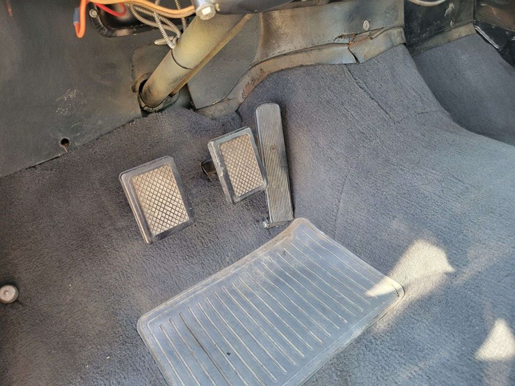 1948-packard-sedan-image-13