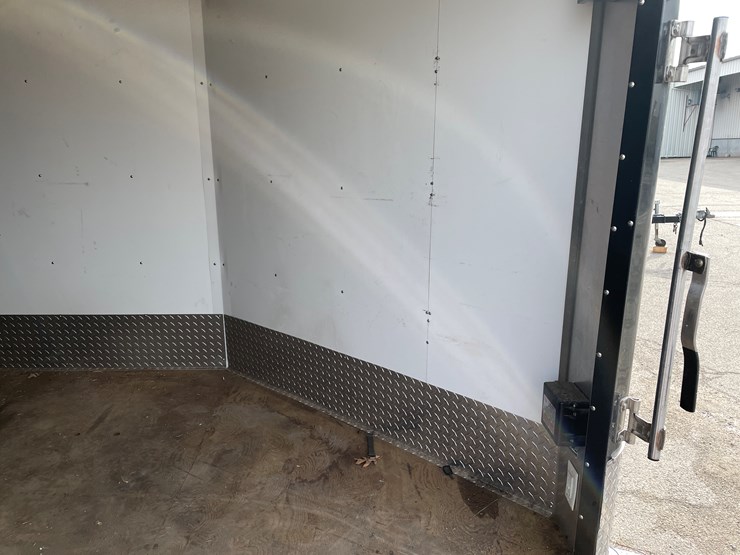 #1397-•-2001-karavan-expedition-trailer-(no-title)-(of)-image-39