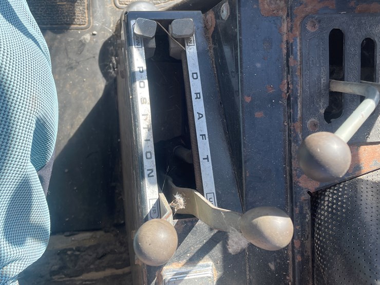 massey-ferguson-2705-image-46