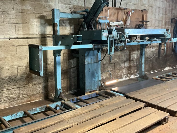 #180-•-armstrong-leveling-bench-and-roller-image-2