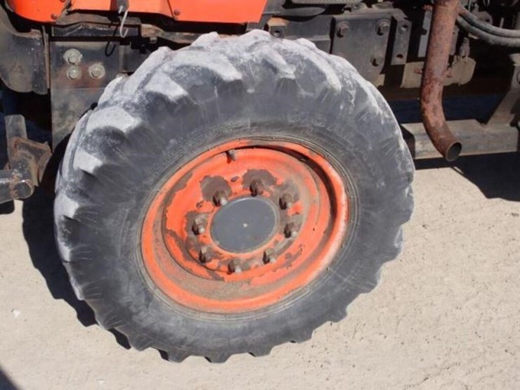 2008-kubota-m7040d-image-52