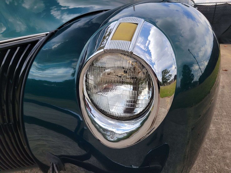 1940-ford-sedan-image-100