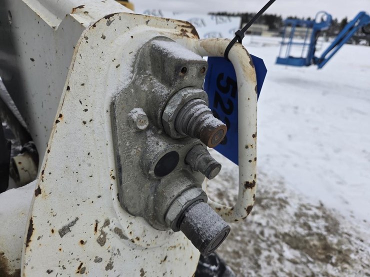 2017-bobcat-t750-image-14