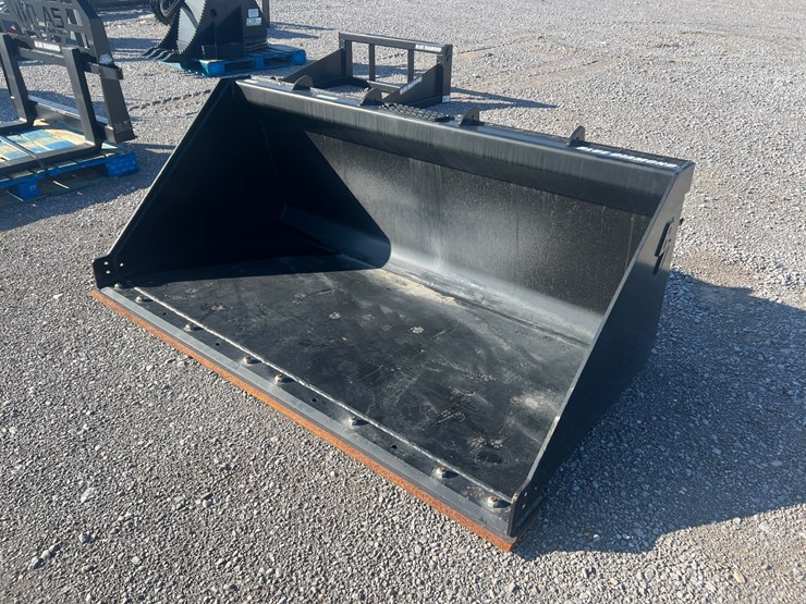 #29792-•-blue-diamond-72"-high-capcity-smooth-bucket-w/bolt-image-1