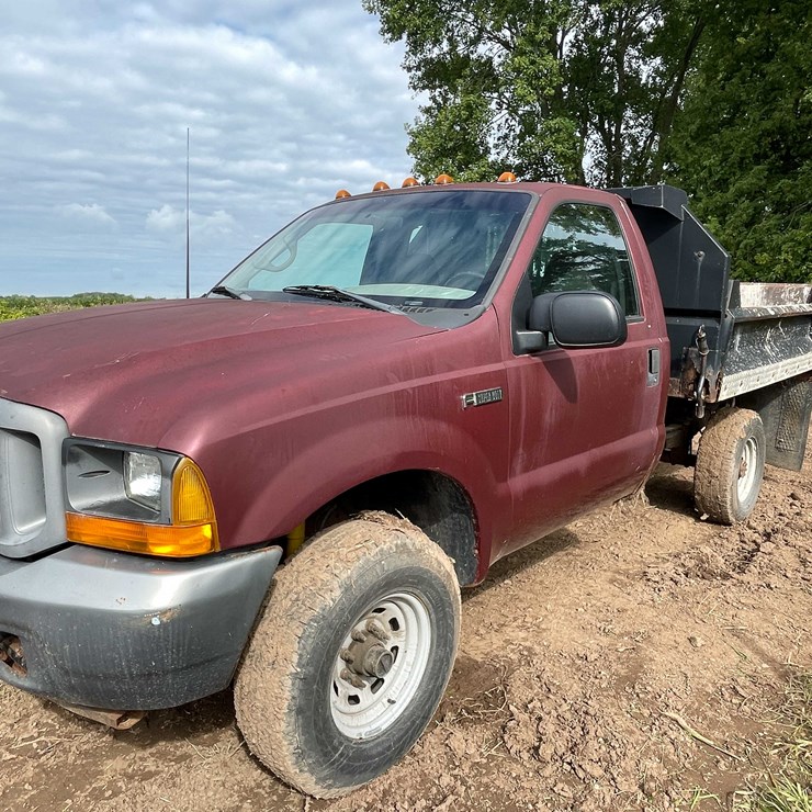 #254 • 2002 Ford F-Series Super Duty Truck (Has WI Title) (Appleton, WI)