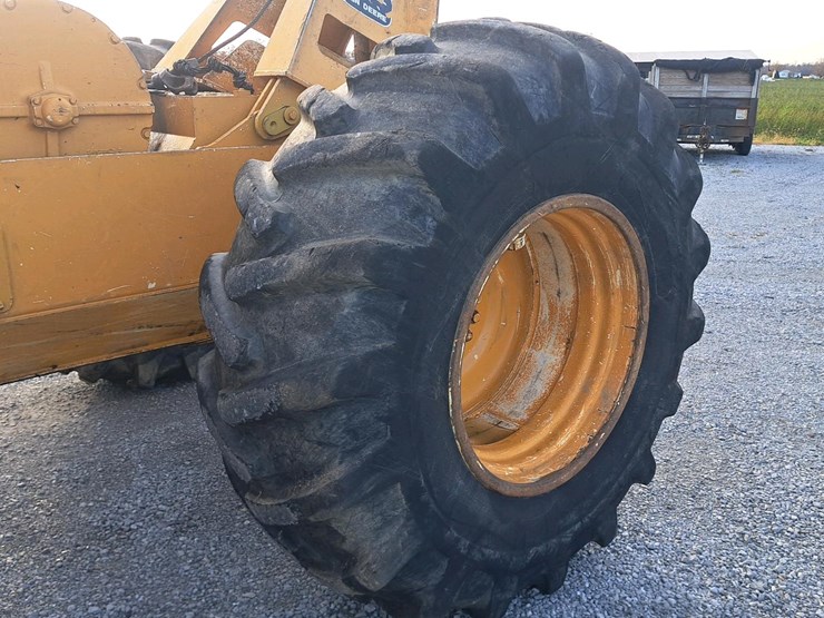 1994-deere-640e-image-36