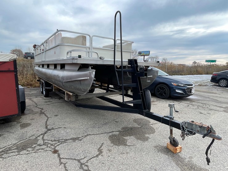 #1398-•-2002-24'-fisher-liberty-240-(has-wi-registration)-(of)-image-3