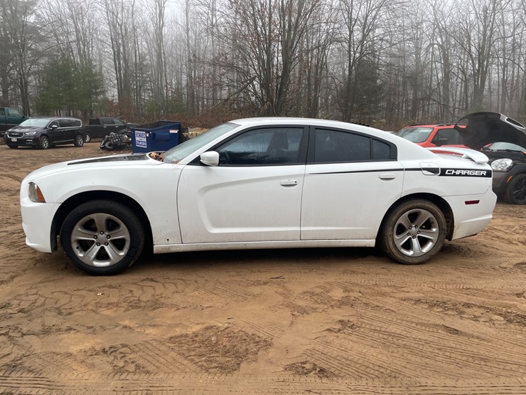 #268-•-2011-dodge-charger-(rhinelander,-wi)(title-in-delay)-image-2