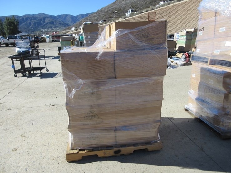 lot-of-square-cedar-wooden-plant-baskets,-image-2