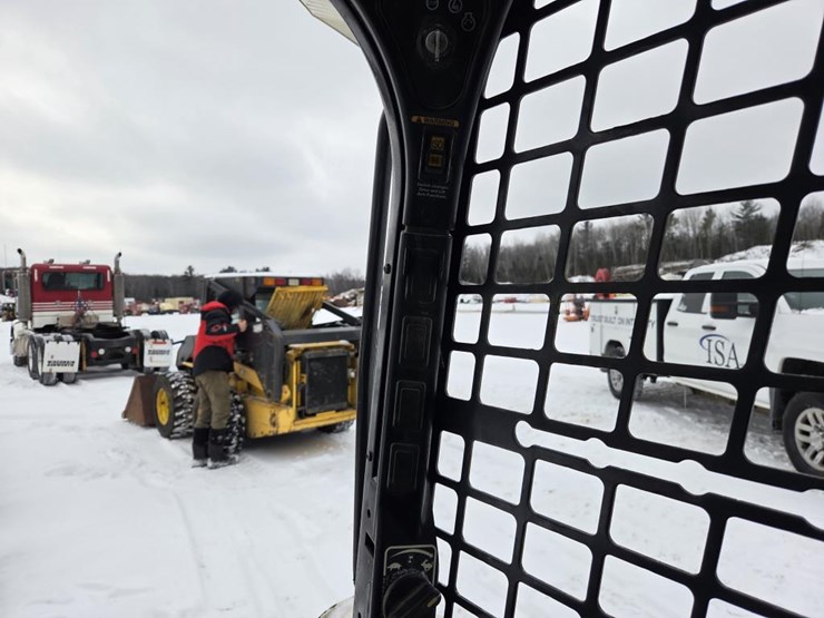 2017-bobcat-t750-image-35