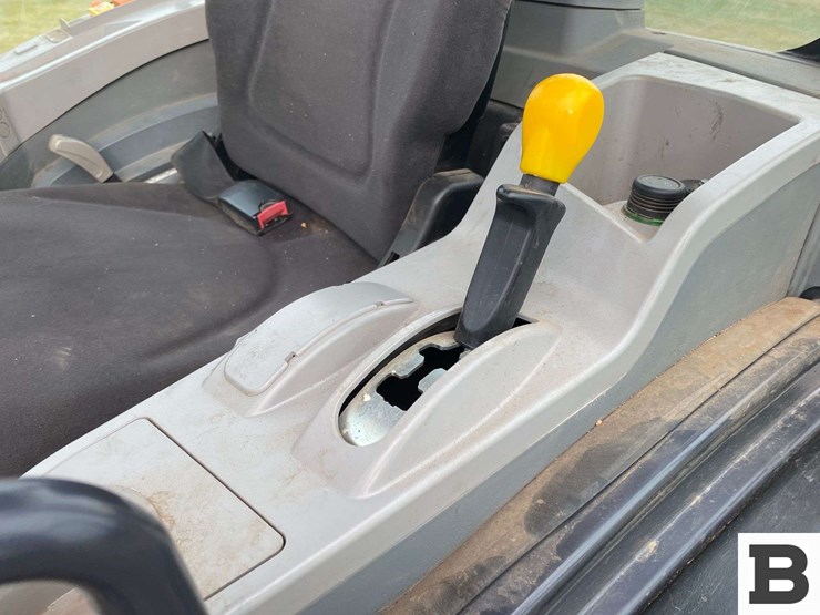 mccormick-x4.30v-tractor-image-38