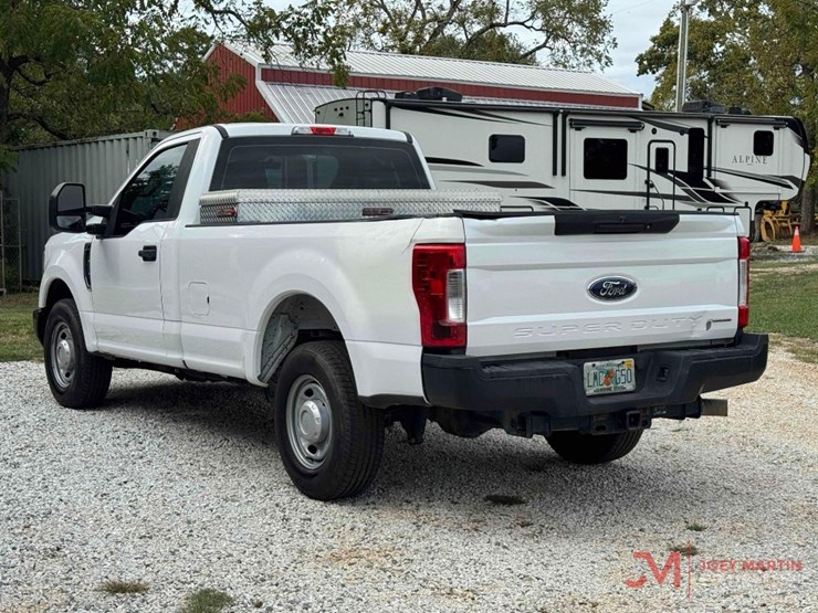 2019-ford-f250-xl-image-3