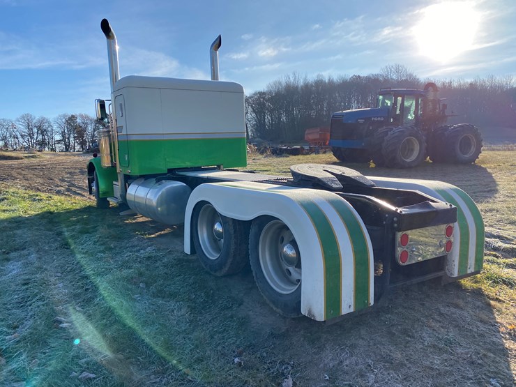 #1010-•-1984-peterbilt-sleeper-cab-semi-(has-wi-title)-(colfax,-wi)-image-12