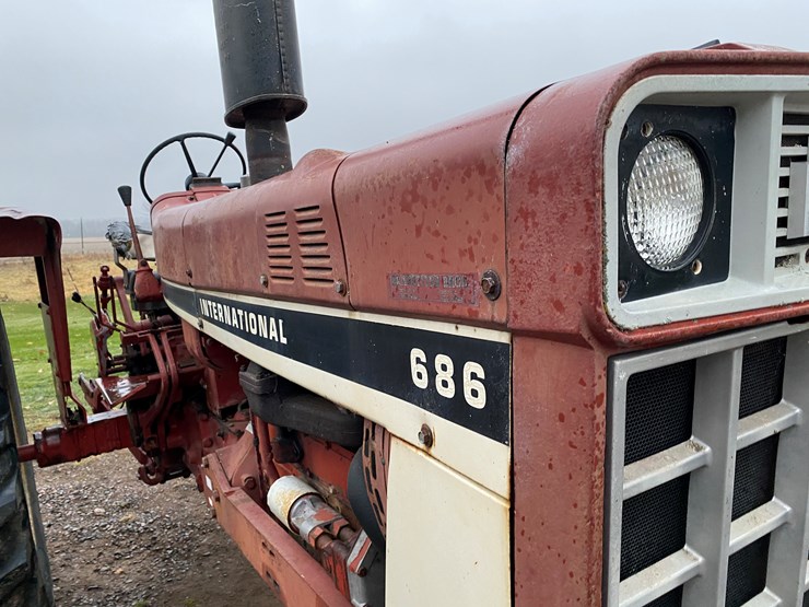 1976-international-686-image-35