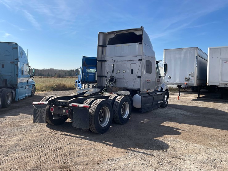 #200-•-2016-international-semi-tractor-(title-in-delay)-(denmark,-wi)-image-5