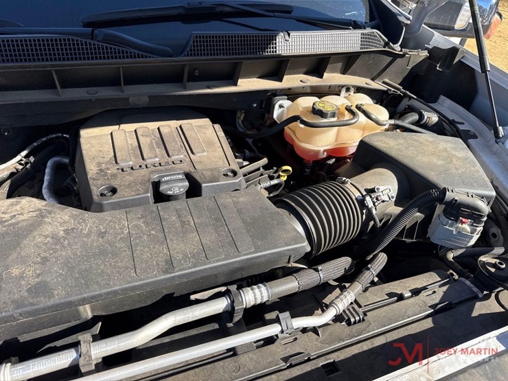 2022-chevrolet-silverado-1500-lt-image-21