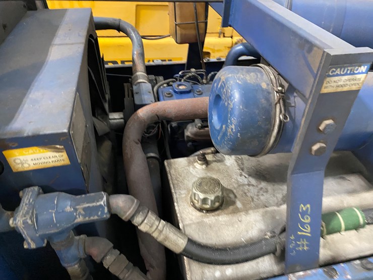 #1304-•-grimmer-schmidt-375d-towable-air-compressor-(st.-nazianz,-wi)-image-10