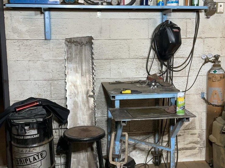 #188-•-miller-welder-and-table-image-1