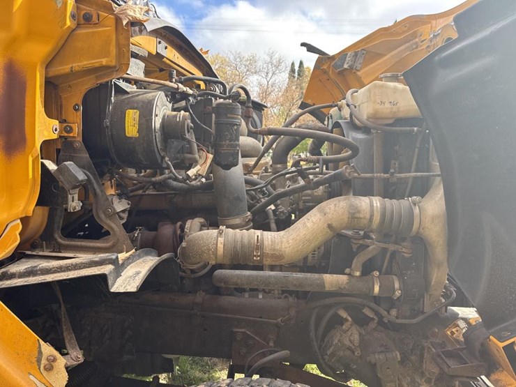 2001-caterpillar-c12-image-15