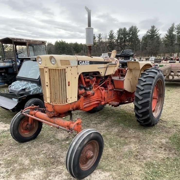 Case 730 Comfort King Tractor