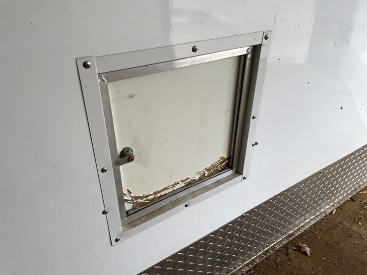 #1397-•-2001-karavan-expedition-trailer-(no-title)-(of)-image-53