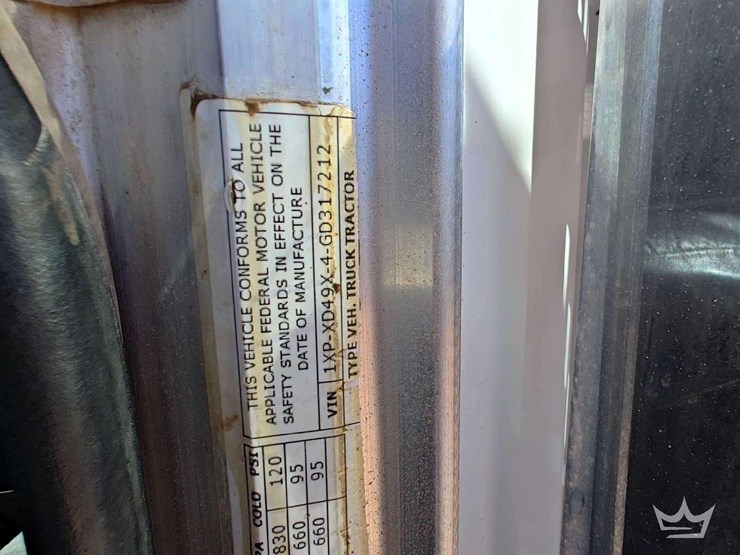 2016-peterbilt-389-image-21