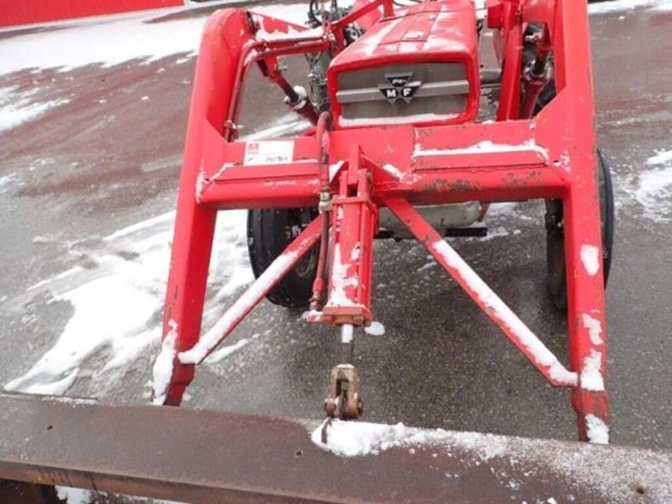 massey-ferguson-135-image-46