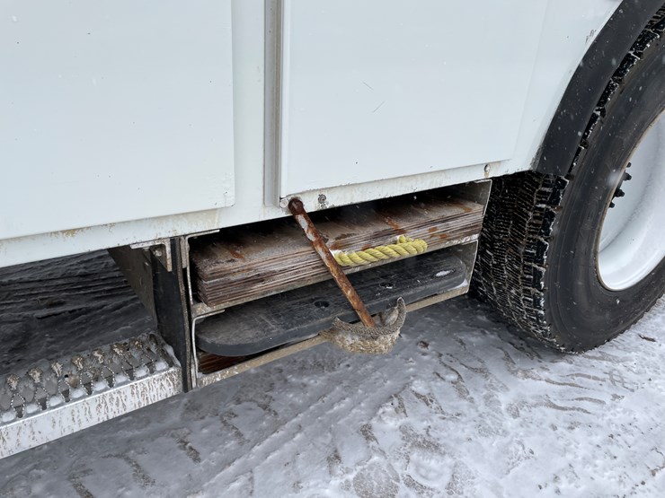 #236-•-2015-international-bucket-truck-(has-wi-title)(mosinee,-wi)-image-17