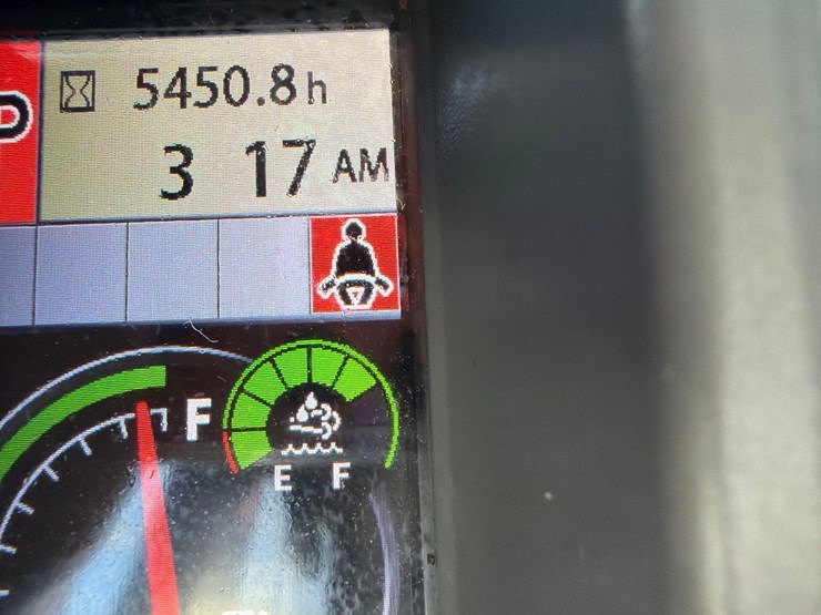 2019-deere-350g-lc-image-37