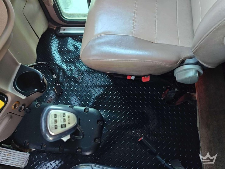 2015-peterbilt-389-image-42