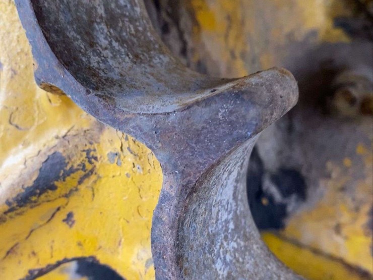 caterpillar-d2-image-19