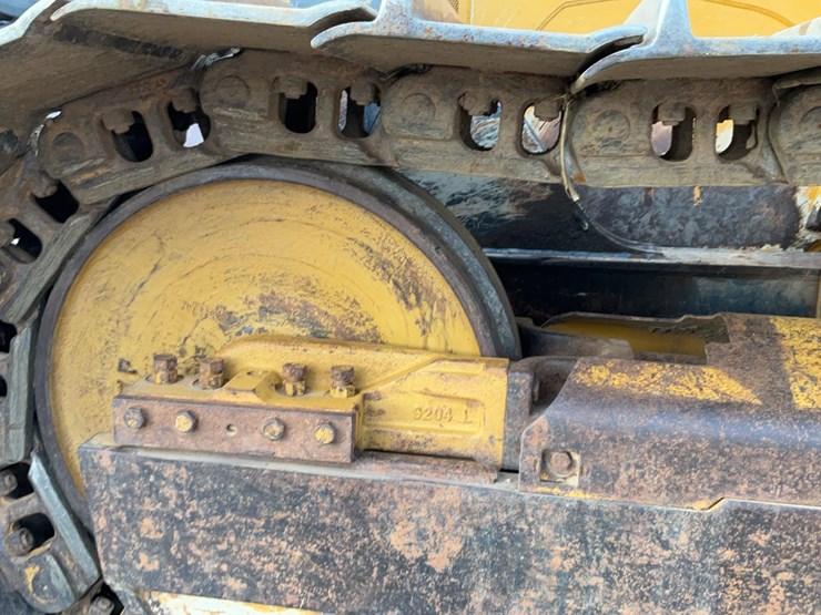 2016-deere-700k-image-31