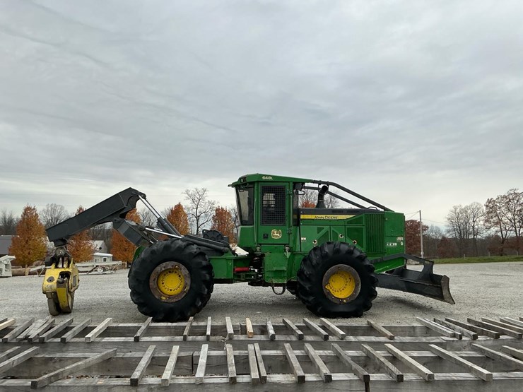 2016-deere-648l-image-6
