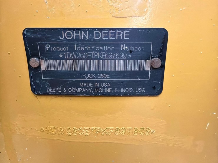 2020-deere-260e-image-12