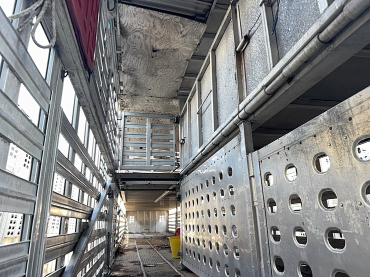 2002-eby-livestock-image-17