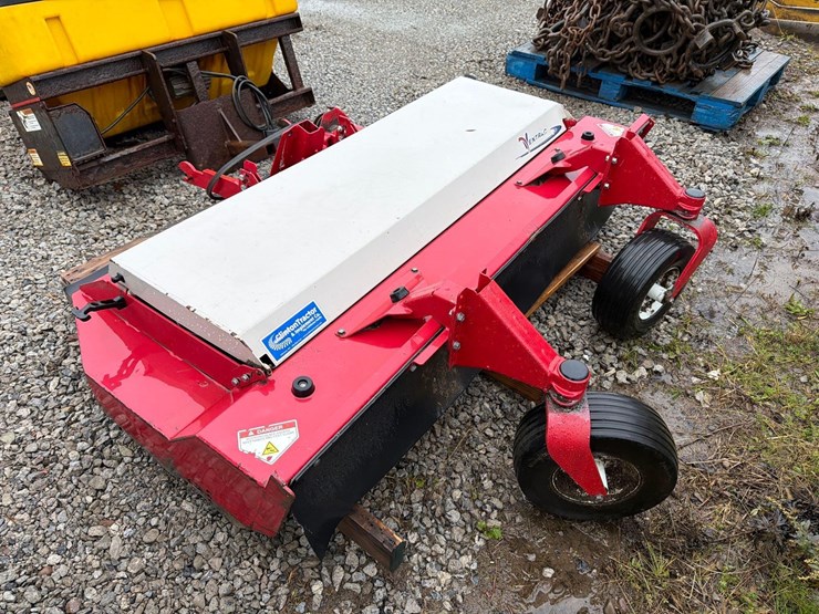 2016-ventrac-mower-lawn-&-garden-tractor-attachments-sn:hq680-ad4191-image-4