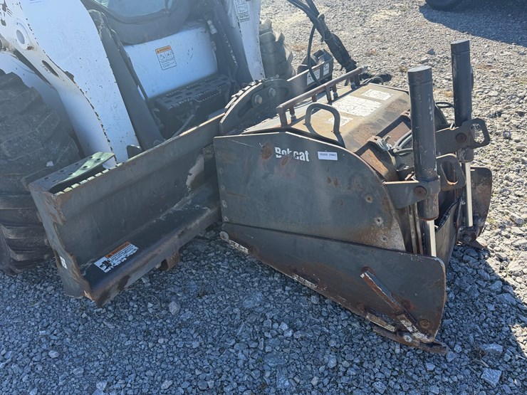 2013-bobcat-s750-image-12