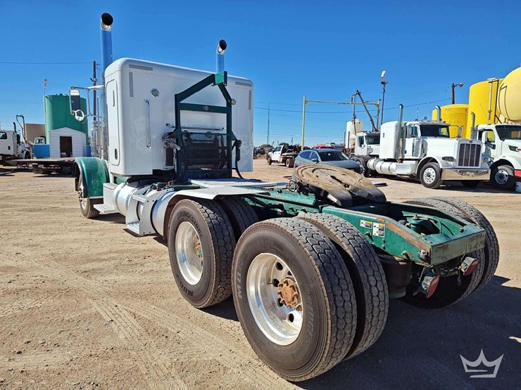 2014-peterbilt-388-image-4