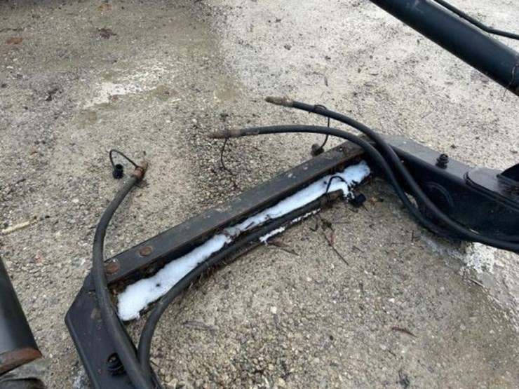 2008-new-holland-tv145-image-83