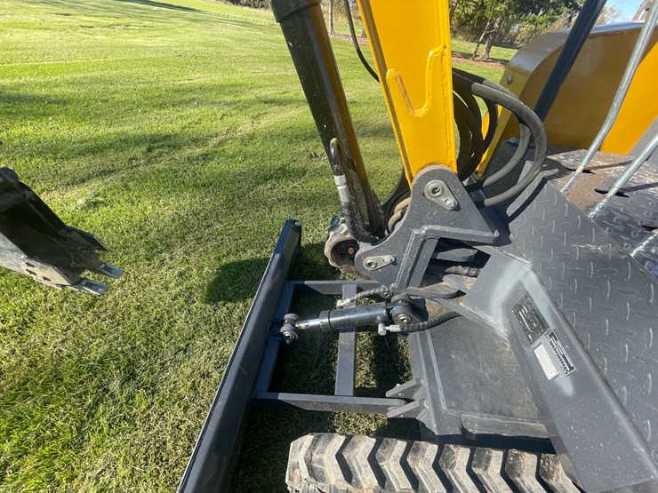 #412-•-2025-agt-industrial-mini-excavator-(cedar-grove,-wi)-image-16