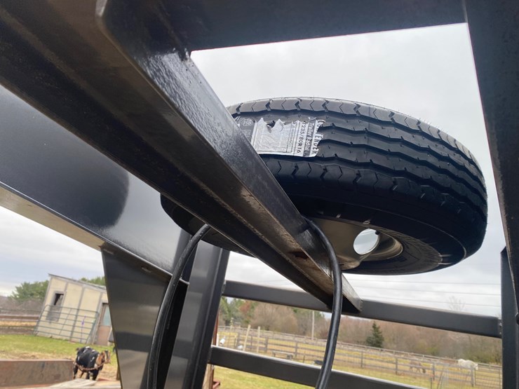 #300-•-2020-delta-tandem-dually-gooseneck-trailer-(lake-geneva,-wi)-(has-wi-title)-image-10