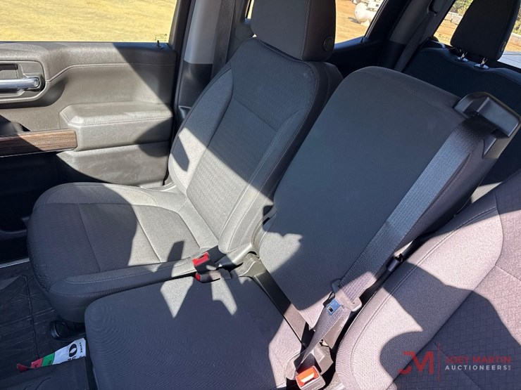 2022-chevrolet-silverado-1500-lt-image-31