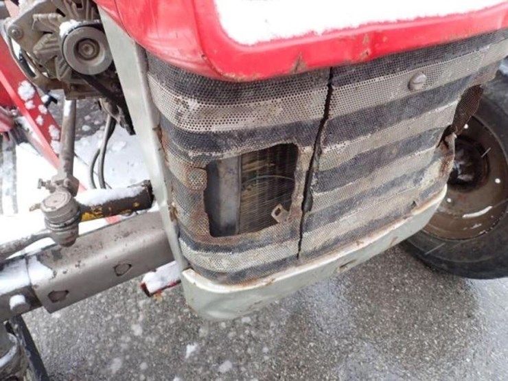 massey-ferguson-135-image-42