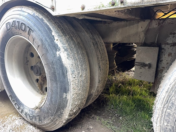 1993-wilson-livestock-trailer-image-23