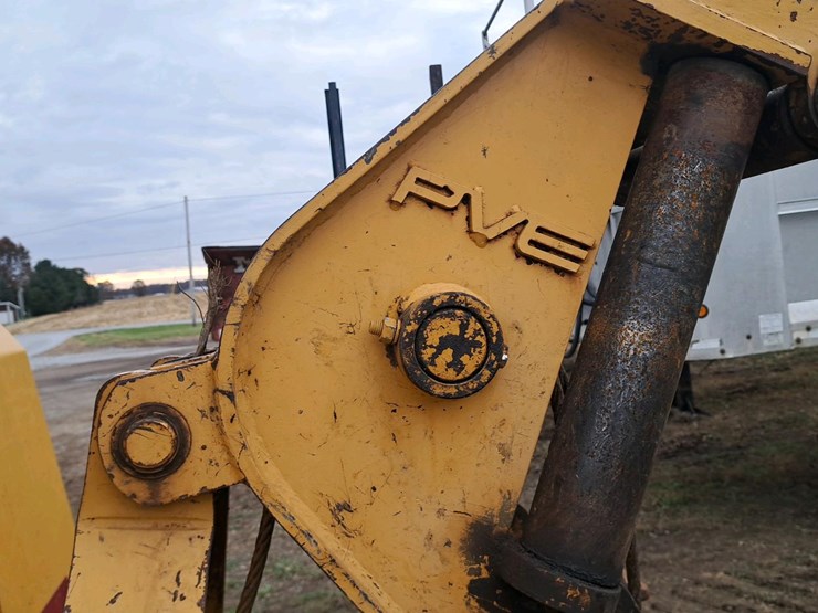 2016-deere-700k-image-40