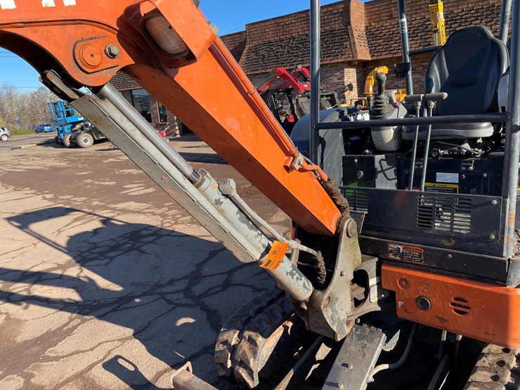 #416-•-2020-hitachi-zx26u-5n-mini-excavator-(ashland-wi)-image-12