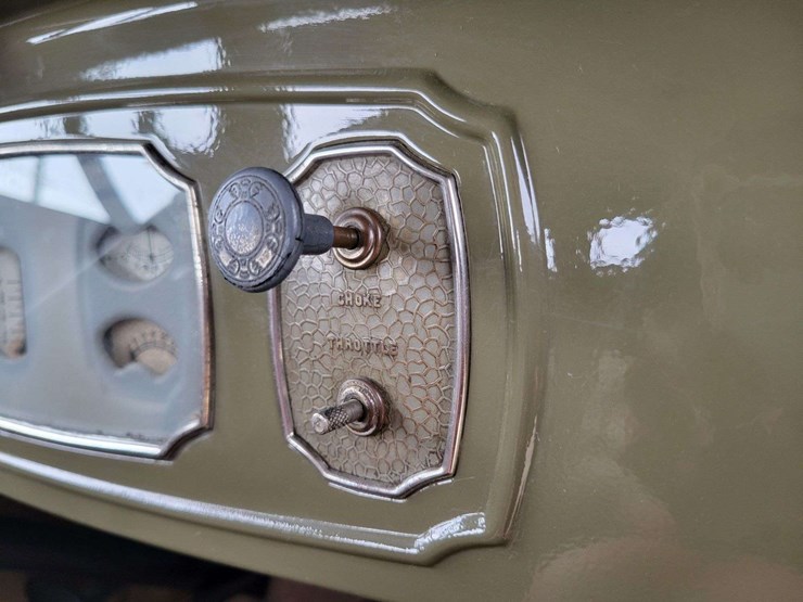 1928-pontiac-sedan-image-67