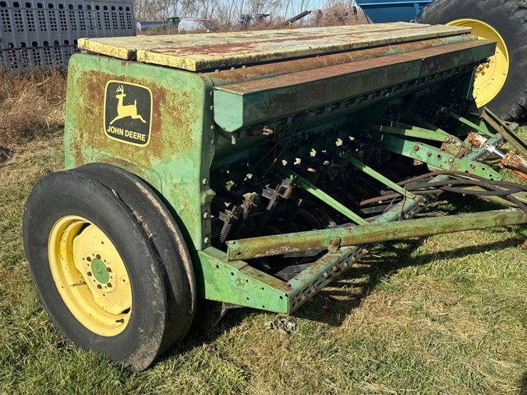 john-deere-8300-image-12